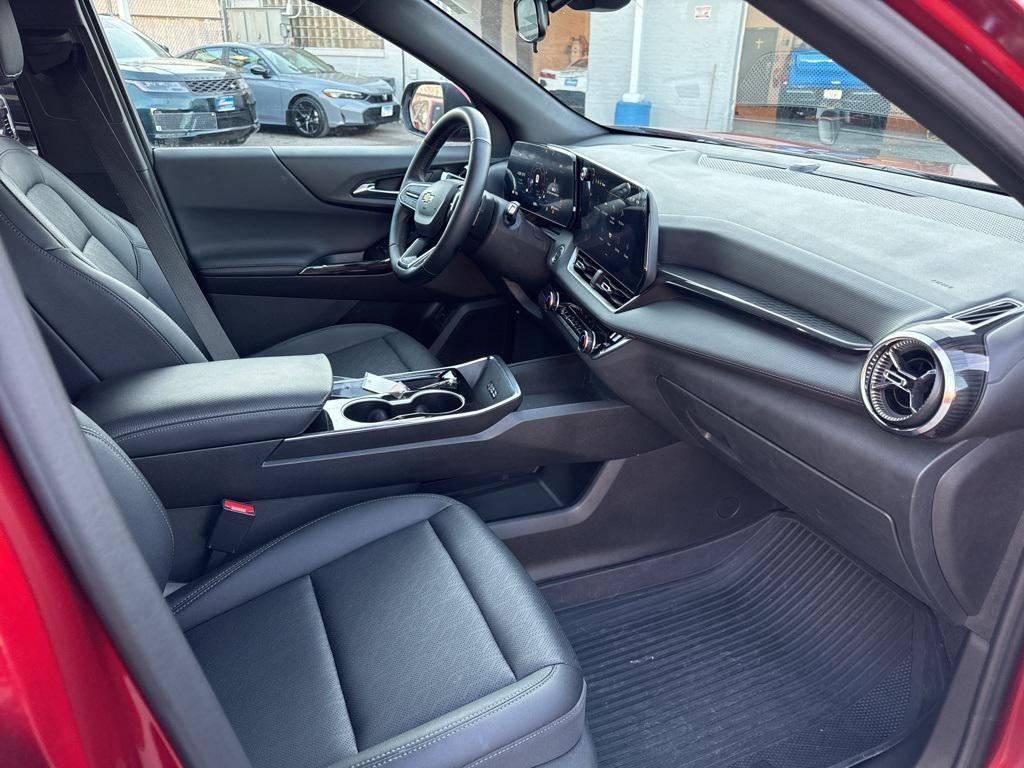 used 2025 Chevrolet Equinox car, priced at $29,990