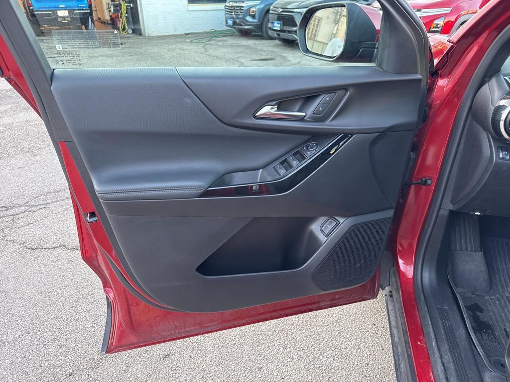 used 2025 Chevrolet Equinox car, priced at $29,990