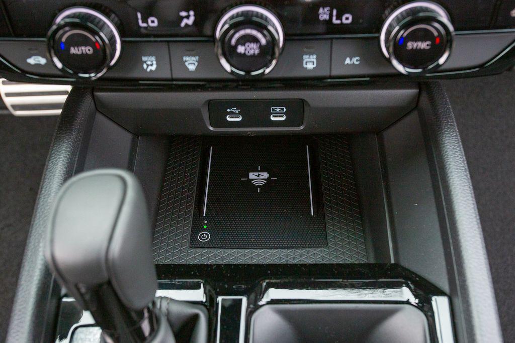 new 2026 Honda Accord Hybrid car, priced at $36,112