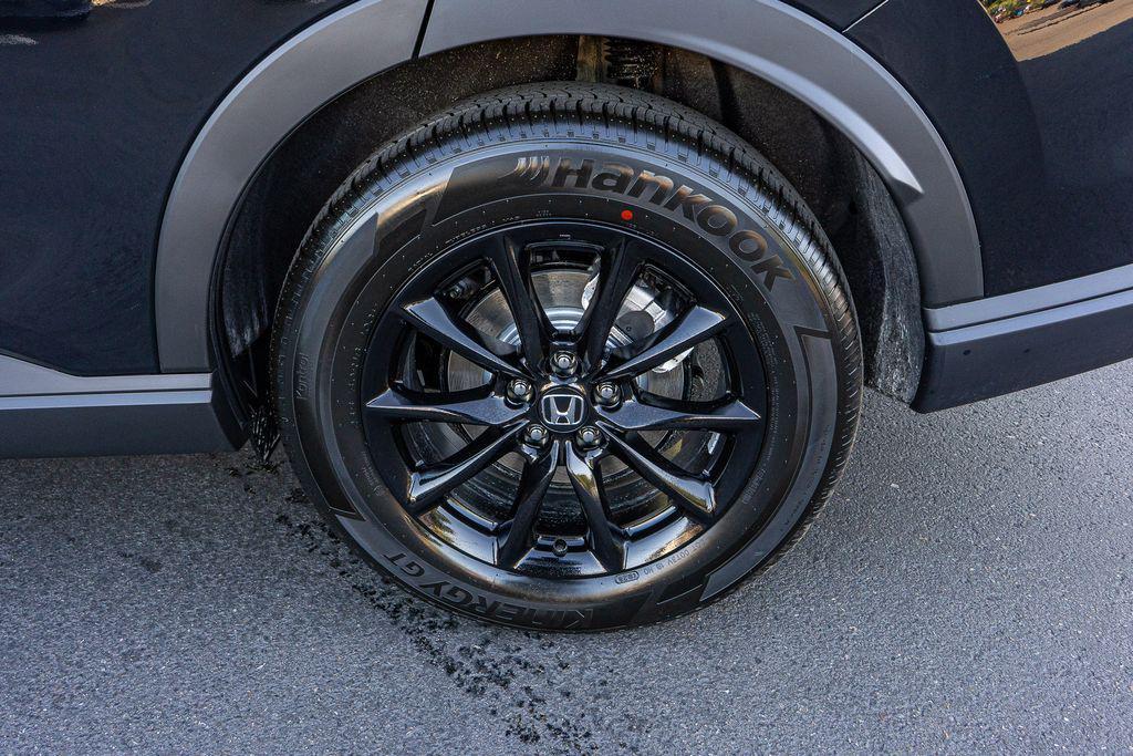 new 2026 Honda CR-V Hybrid car, priced at $38,089