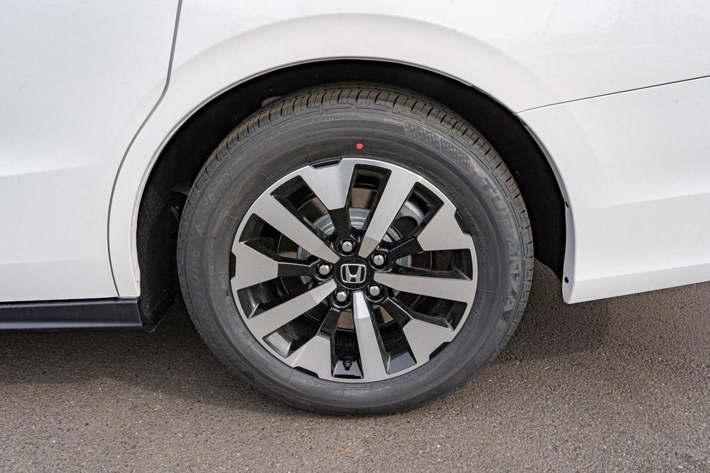 new 2026 Honda Odyssey car, priced at $43,411