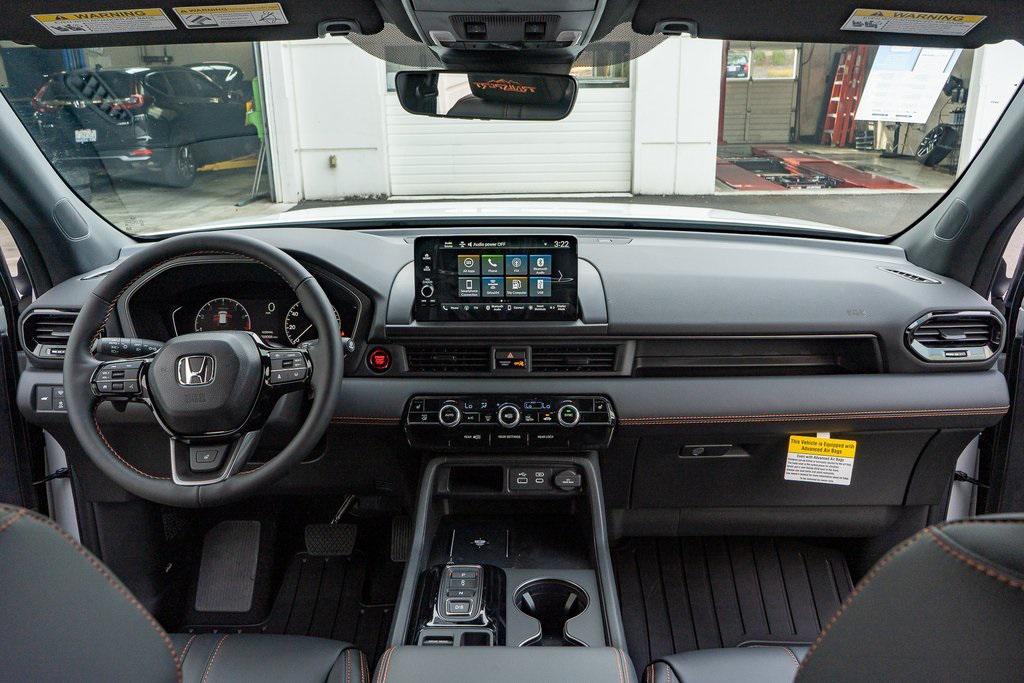 new 2025 Honda Pilot car, priced at $48,722