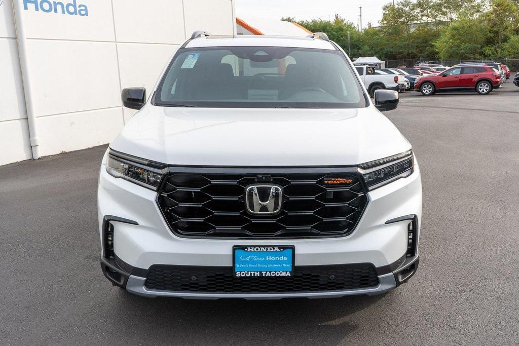 new 2025 Honda Pilot car, priced at $48,722
