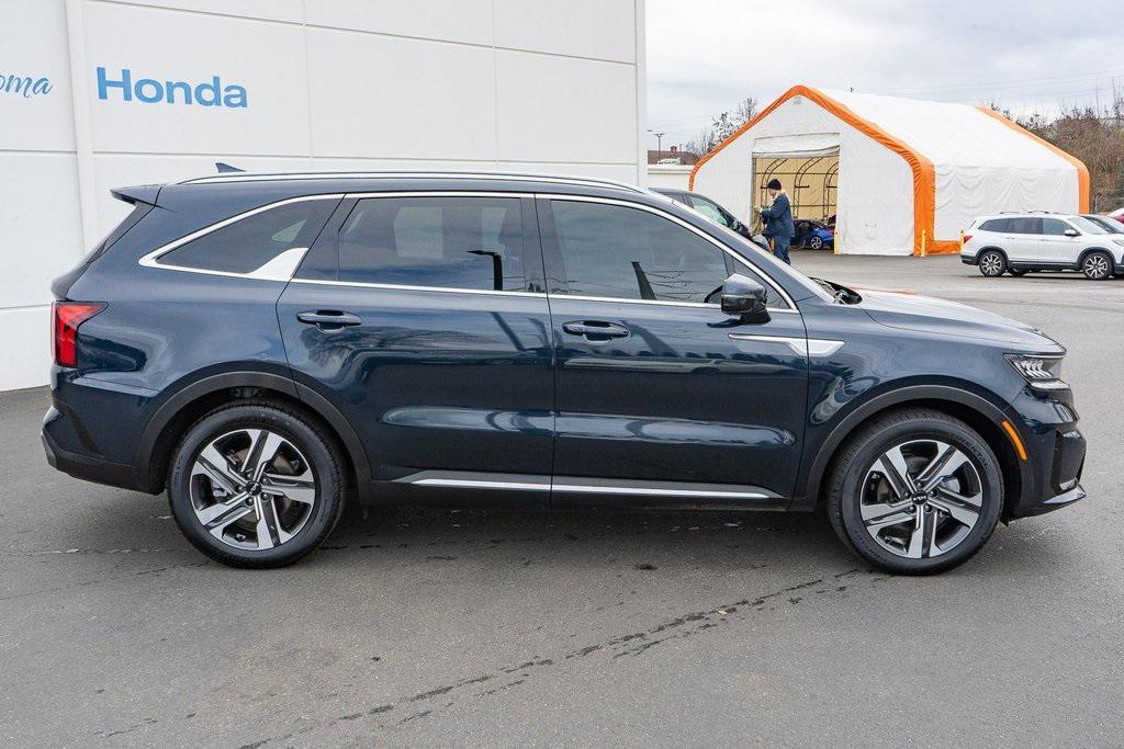 used 2023 Kia Sorento Hybrid car, priced at $31,062