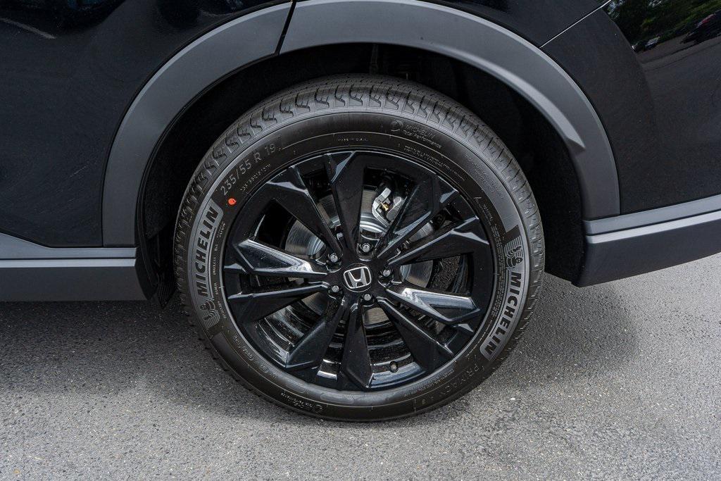 new 2026 Honda CR-V Hybrid car, priced at $43,700