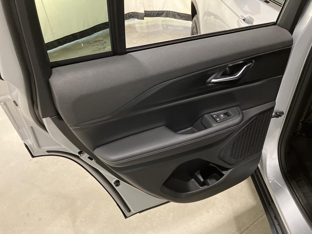 new 2025 Jeep Grand Cherokee car, priced at $41,990