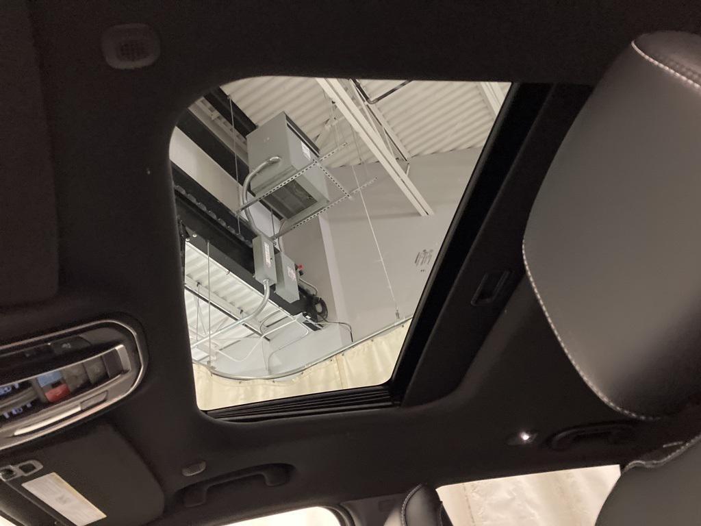 new 2025 Jeep Grand Cherokee car, priced at $41,990