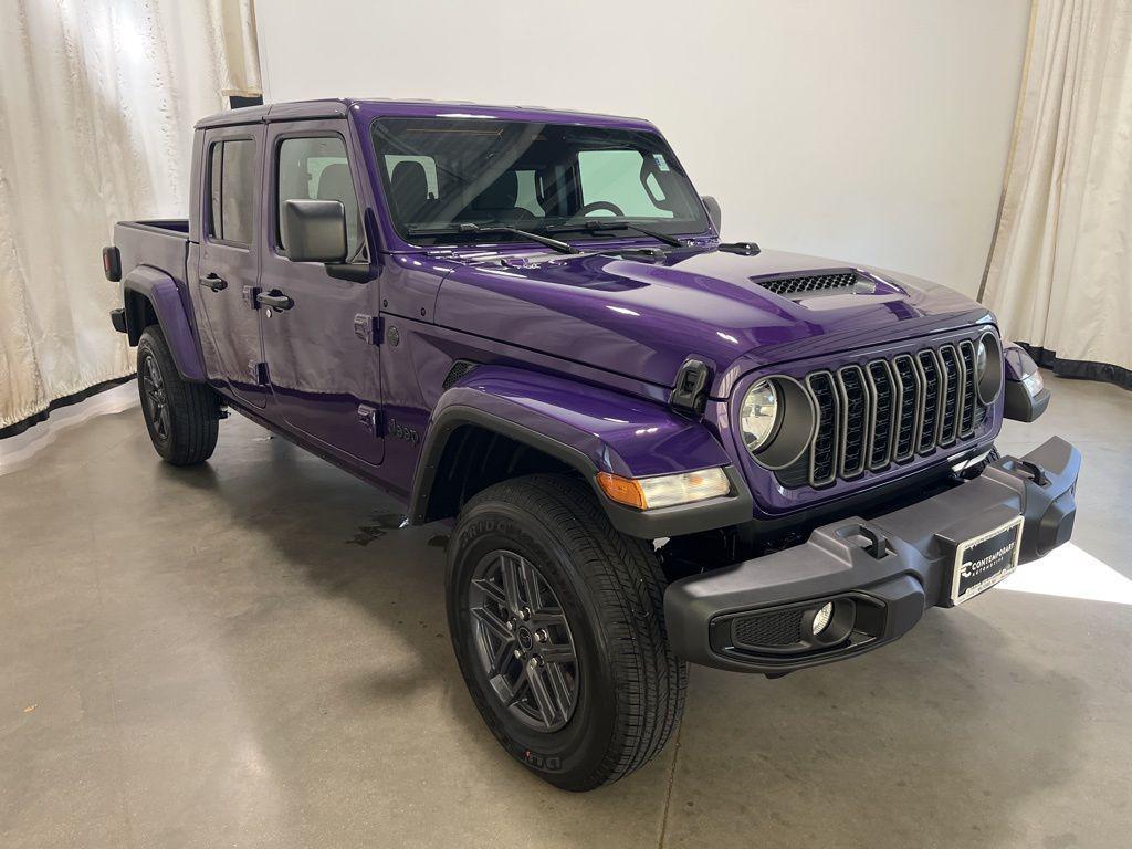 new 2026 Jeep Gladiator car, priced at $47,112