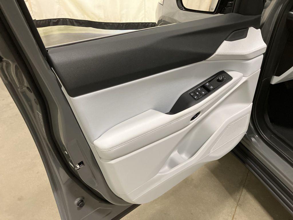 new 2026 Jeep Cherokee car, priced at $40,085