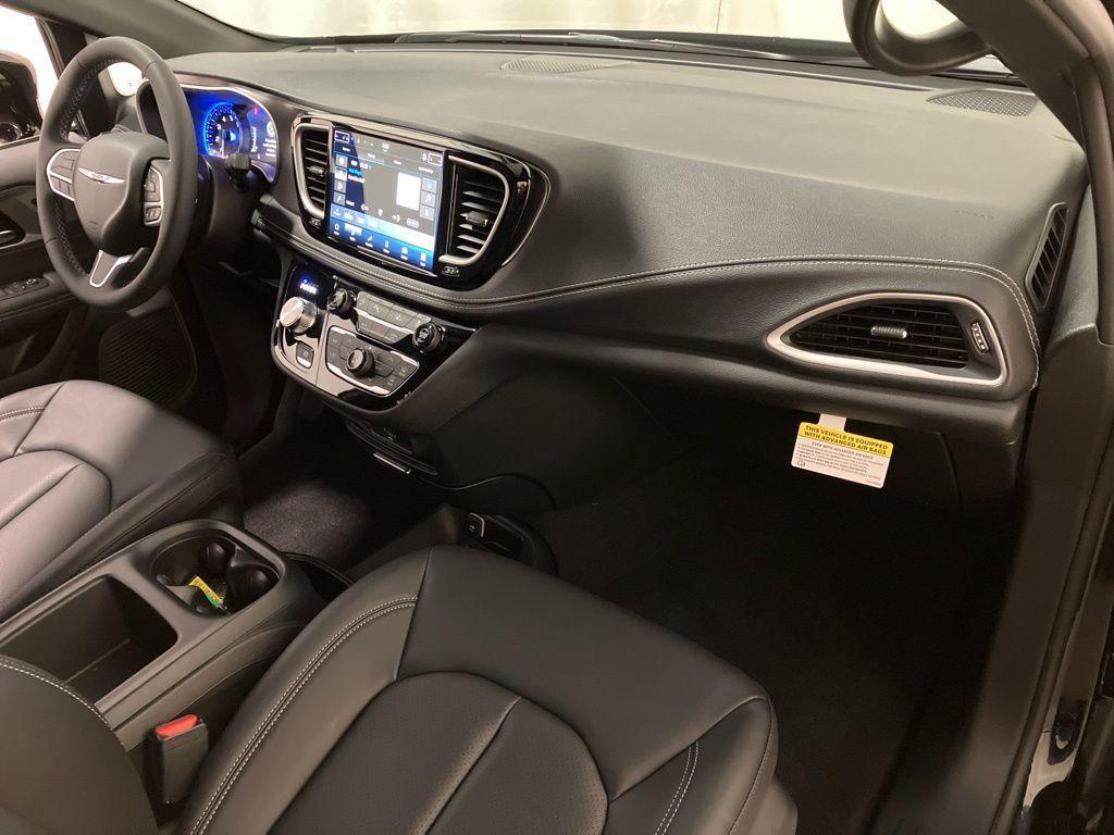 new 2026 Chrysler Pacifica car, priced at $45,915