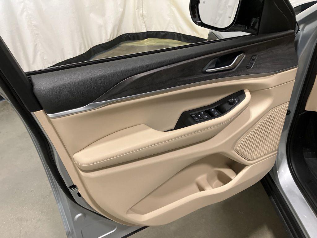 used 2025 Jeep Grand Cherokee L car, priced at $40,990