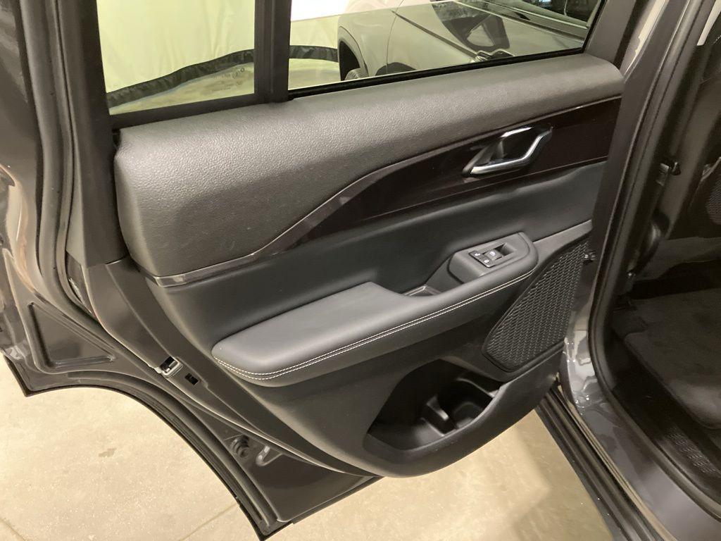 used 2023 Jeep Grand Cherokee car, priced at $26,791