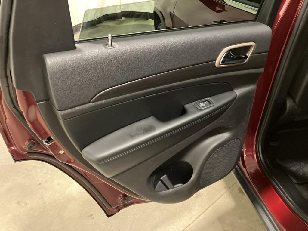 used 2016 Jeep Grand Cherokee car, priced at $7,400