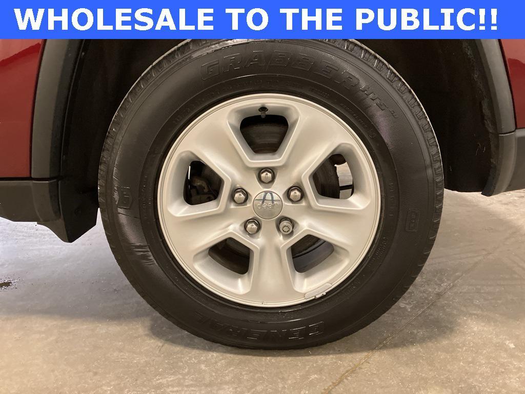 used 2016 Jeep Grand Cherokee car, priced at $7,400