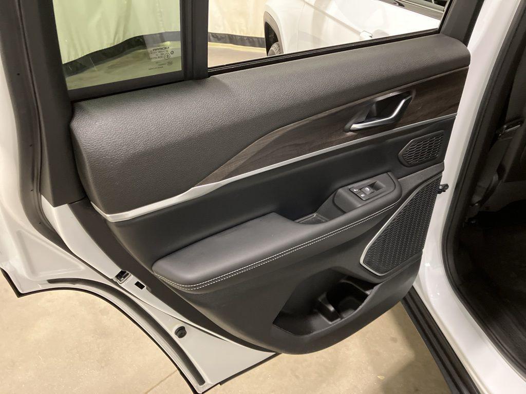 new 2026 Jeep Grand Cherokee car, priced at $47,485