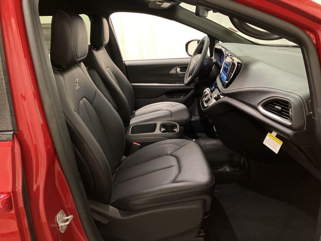 new 2026 Chrysler Pacifica car, priced at $48,855