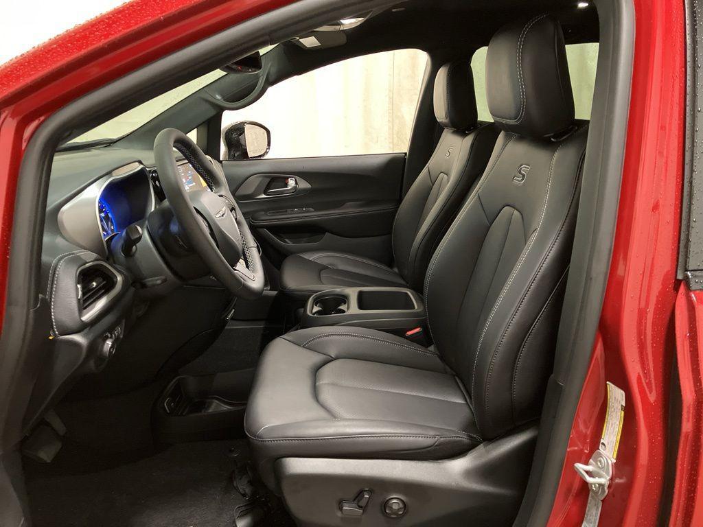 new 2026 Chrysler Pacifica car, priced at $48,855