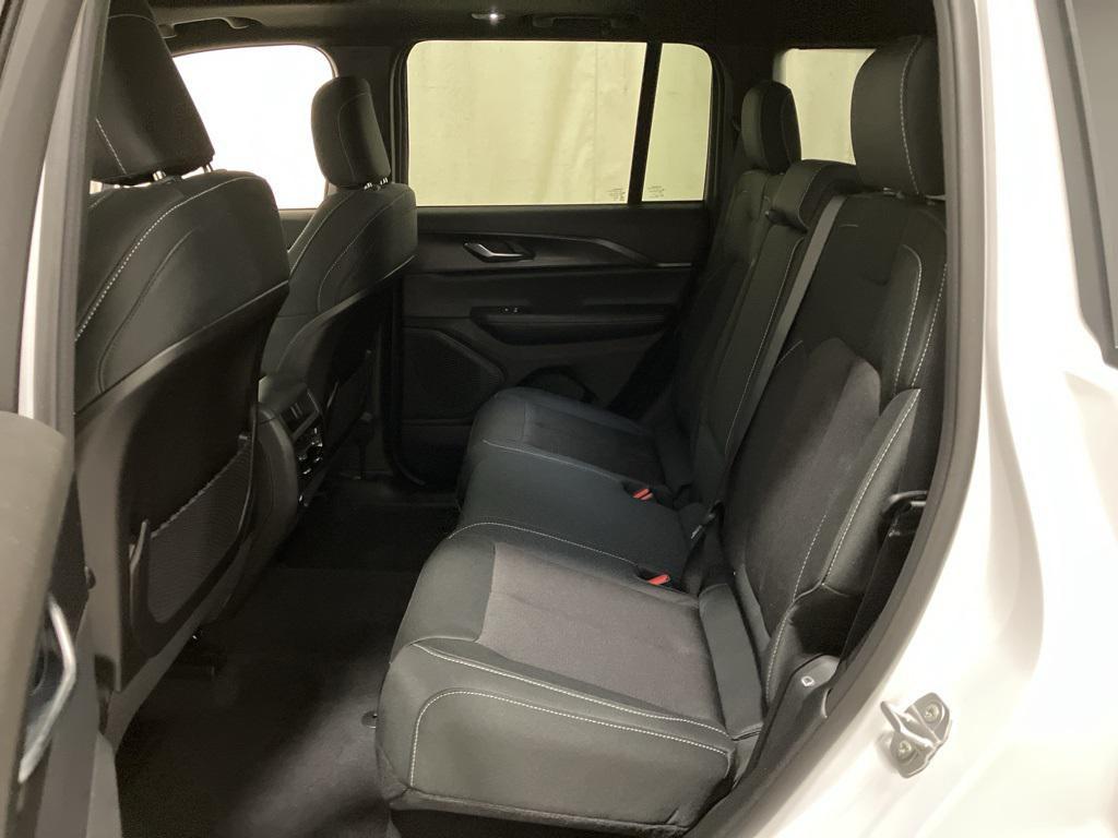 new 2025 Jeep Grand Cherokee car, priced at $41,325