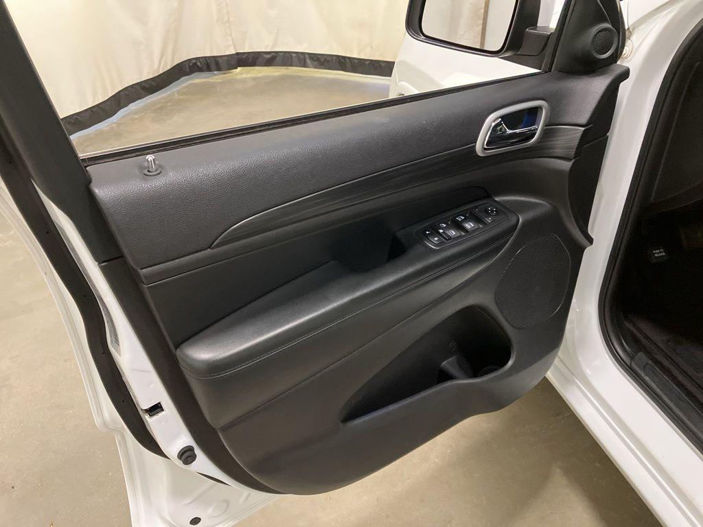 used 2019 Jeep Grand Cherokee car, priced at $17,207