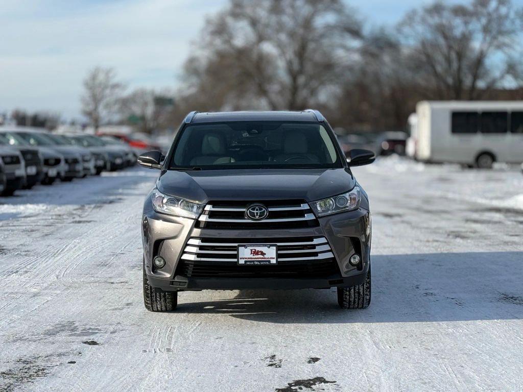 used 2018 Toyota Highlander car, priced at $21,497