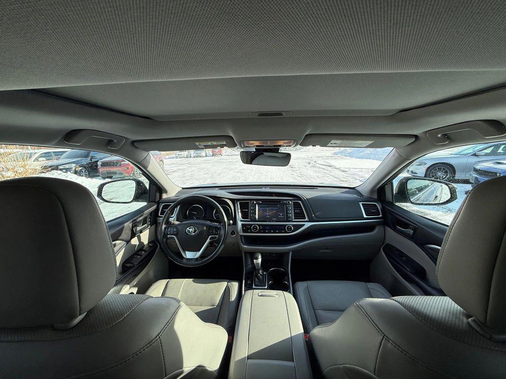 used 2018 Toyota Highlander car, priced at $21,497