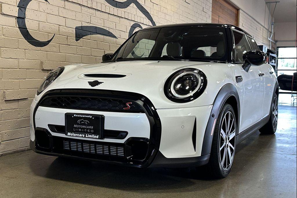 used 2024 MINI Hardtop car, priced at $29,950