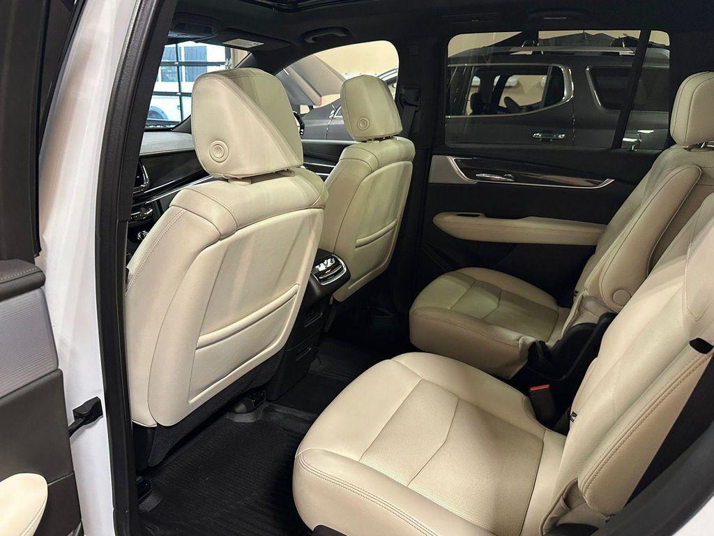 used 2024 Cadillac XT6 car, priced at $47,856