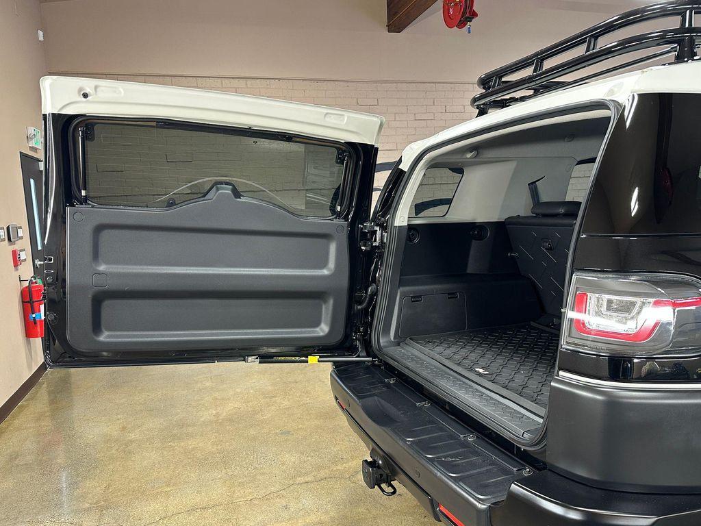 used 2007 Toyota FJ Cruiser car, priced at $39,950