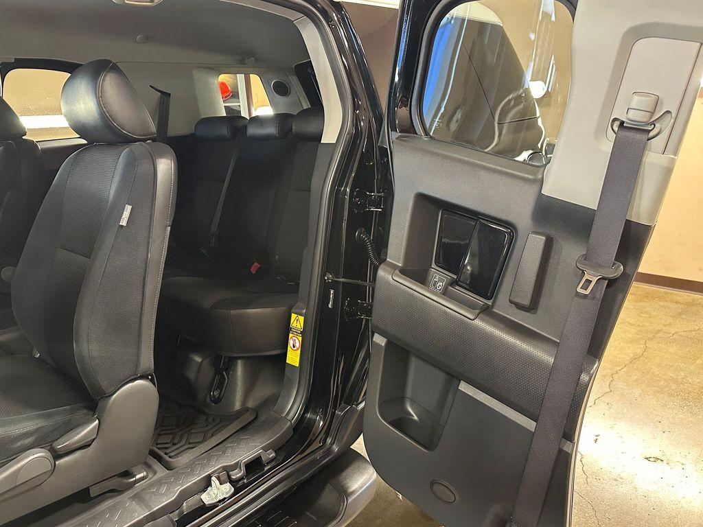 used 2007 Toyota FJ Cruiser car, priced at $39,950