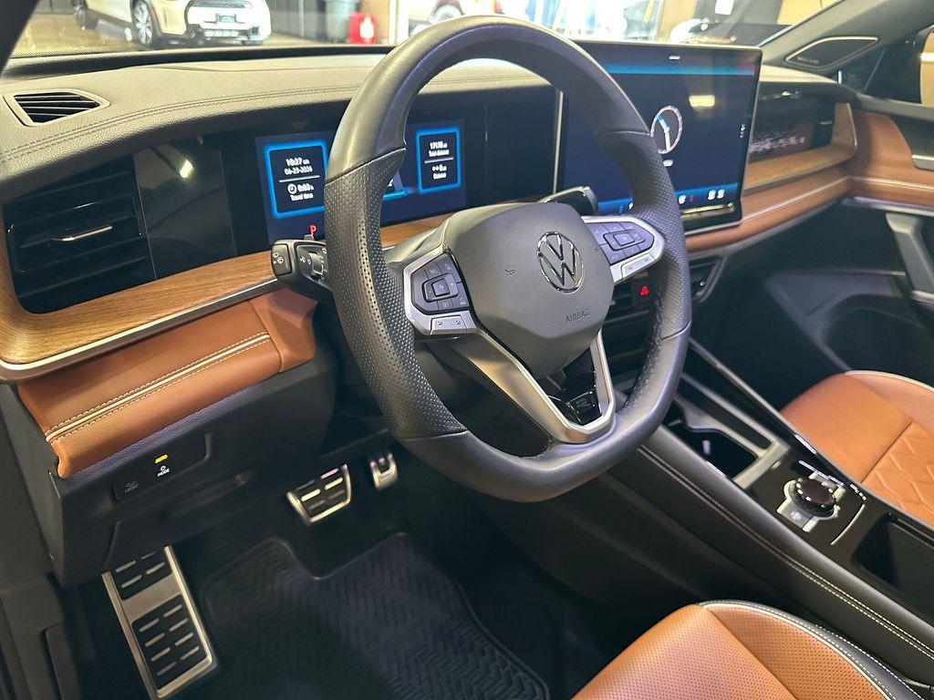 used 2025 Volkswagen Tiguan car, priced at $37,549