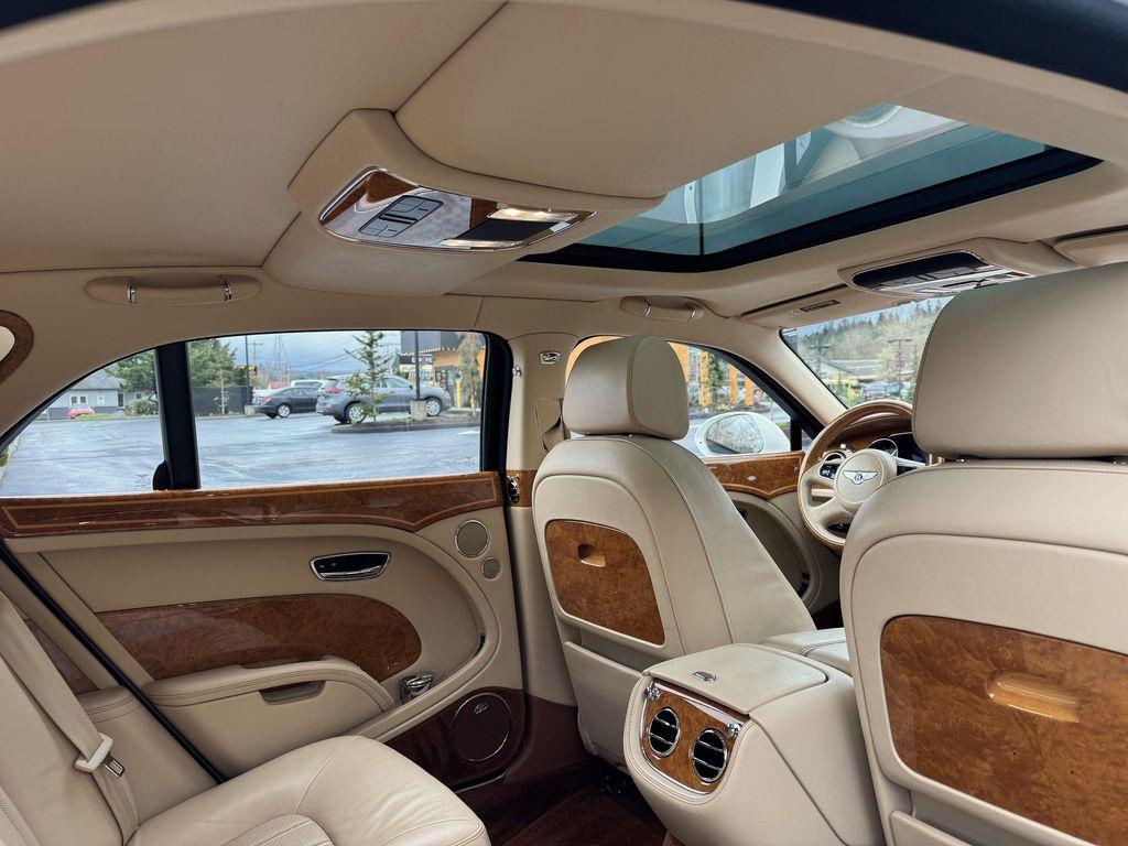 Bentley Mulsanne view 37