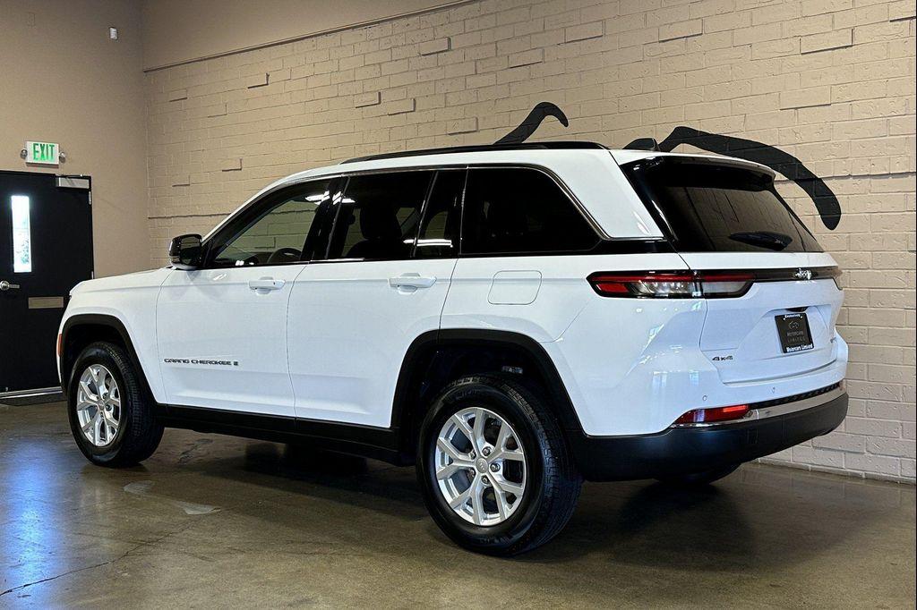 used 2023 Jeep Grand Cherokee car, priced at $32,575