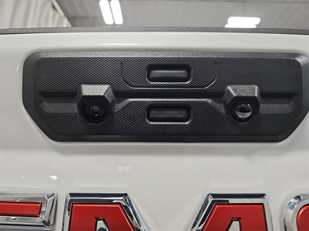 2024 White Frost Tricoat GMC Sierra 3500