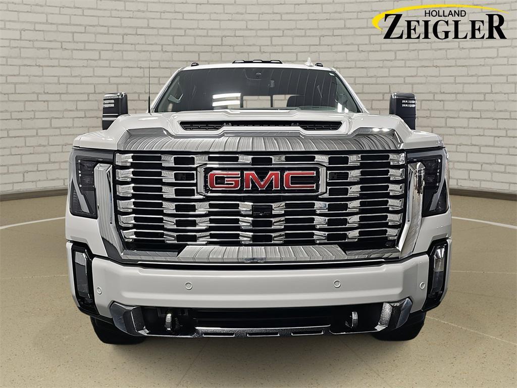 2024 White Frost Tricoat GMC Sierra 3500