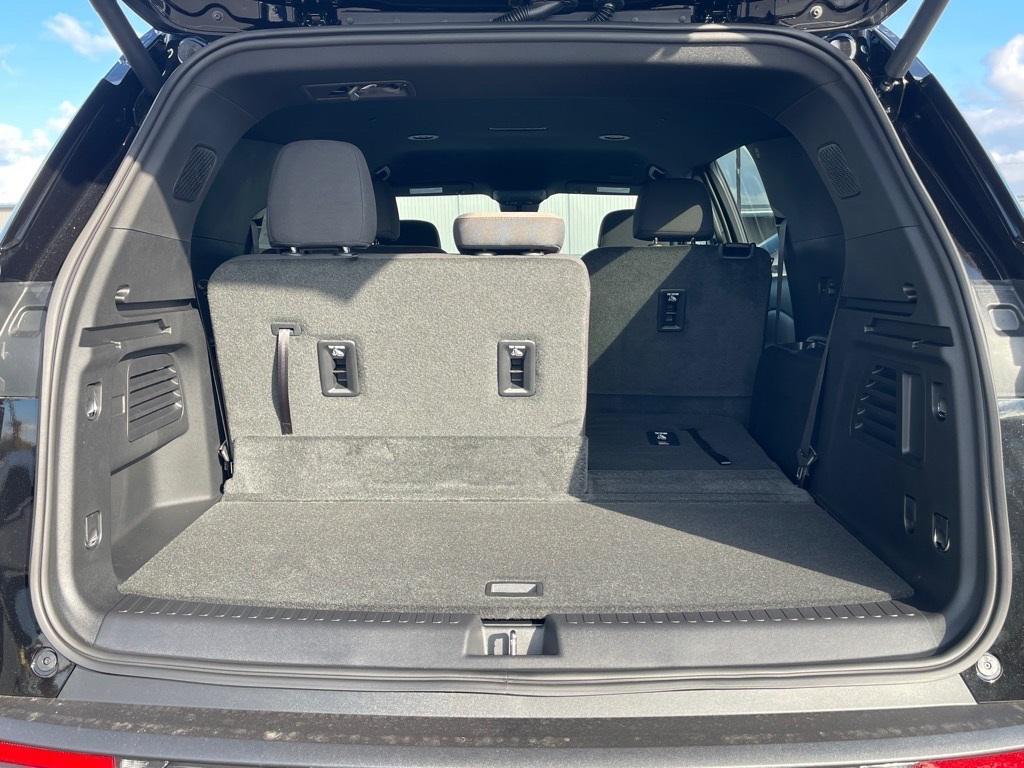 new 2026 Chevrolet Traverse car, priced at $44,695