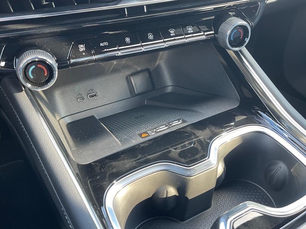 new 2026 Chevrolet Traverse car, priced at $44,695