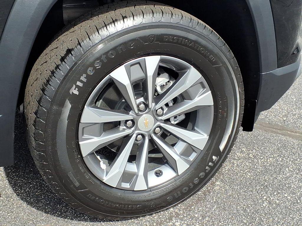 new 2026 Chevrolet Equinox car, priced at $30,118