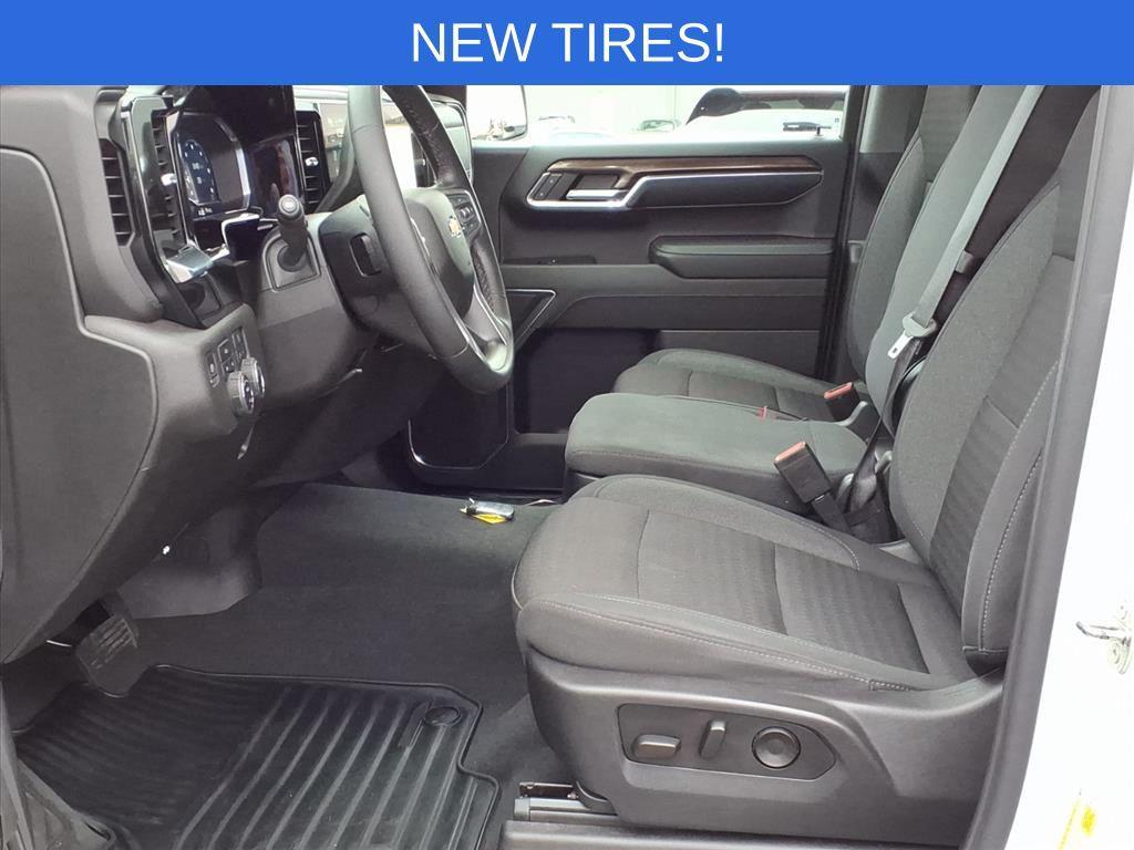 used 2024 Chevrolet Silverado 1500 car, priced at $31,954