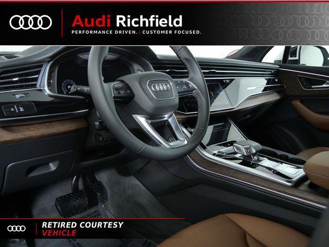 Audi Q7 view 17