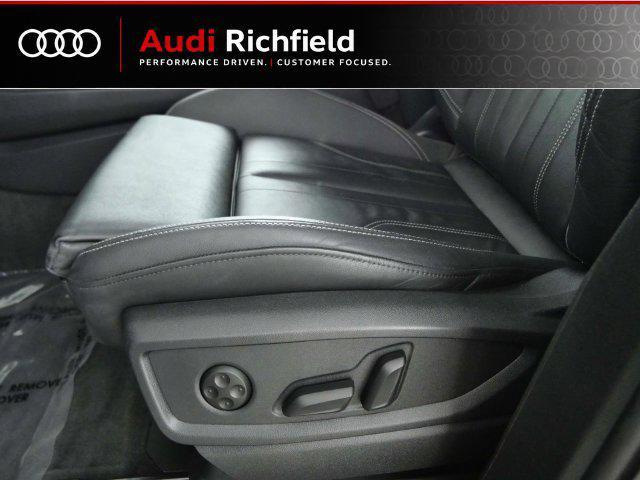 Audi Q5 view 12