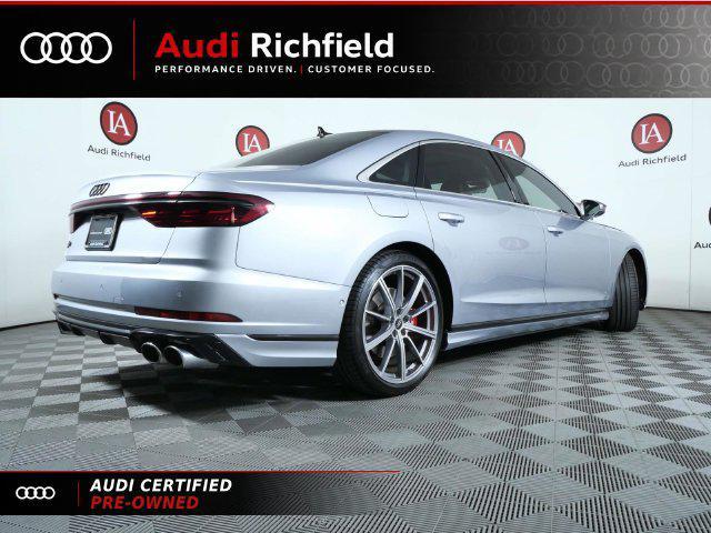 Audi S8 view 9