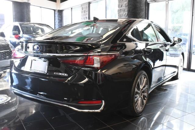 used 2020 Lexus ES 300h car, priced at $29,656
