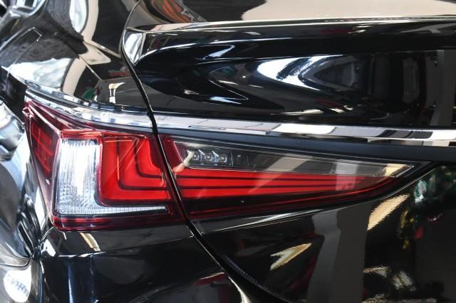 used 2020 Lexus ES 300h car, priced at $29,656