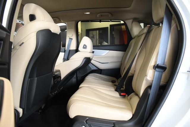 used 2023 Acura MDX car, priced at $38,870