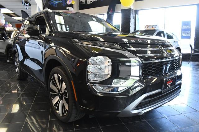 used 2025 Mitsubishi Outlander car, priced at $31,115