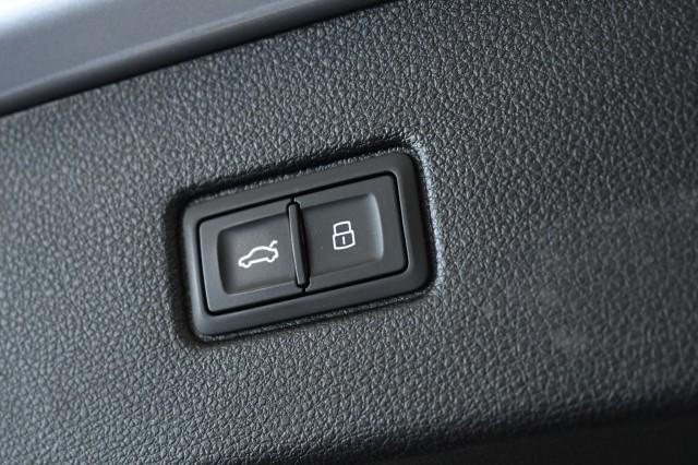 used 2020 Audi Q7 car, priced at $24,695