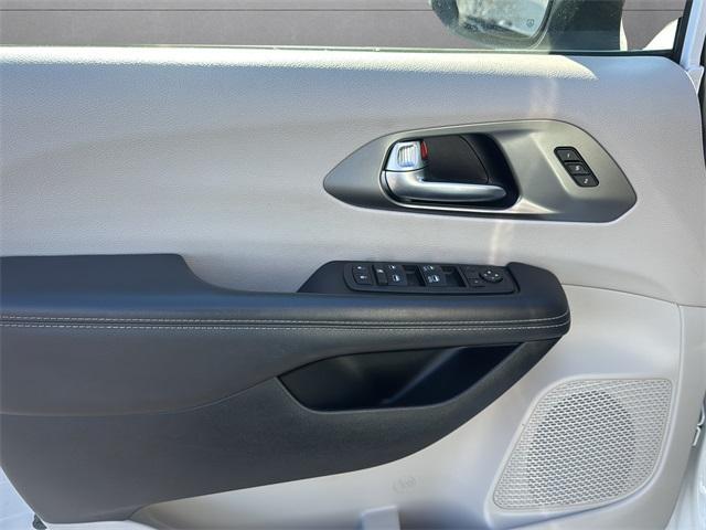 used 2023 Chrysler Pacifica car, priced at $24,790