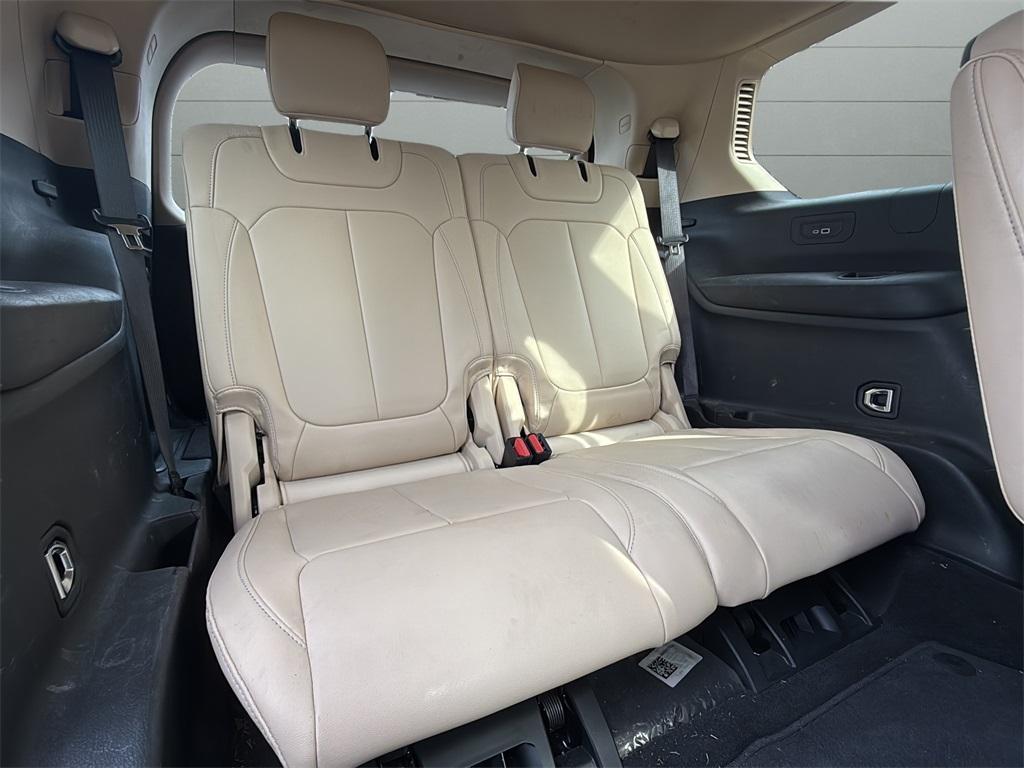 used 2021 Jeep Grand Cherokee L car, priced at $25,000