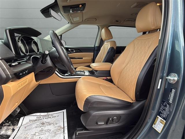 used 2024 Kia Carnival car, priced at $35,000