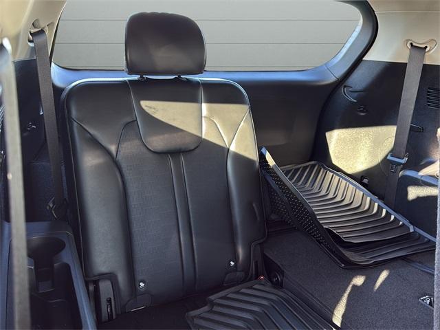 used 2025 Kia Sorento car, priced at $31,100